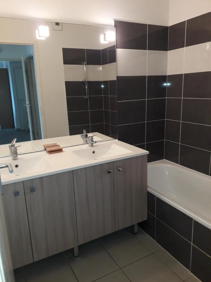 Bel Appartement En Residence Avec Parking Prive Arvert Exteriör bild